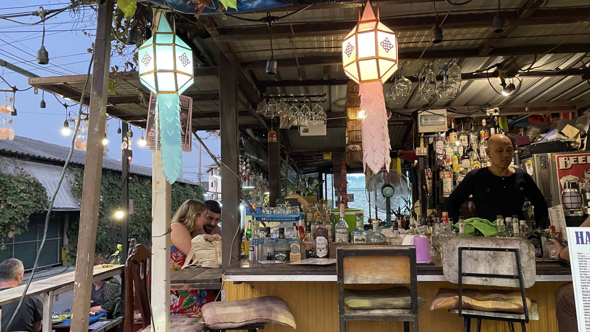 Тайланд отменяет запрет на продажу алкоголя во второй половине дня после негативной реакции туристов