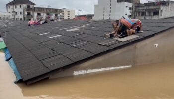 Хат Яй парализован историческими наводнениями, пока тысячи людей остаются в лидерах на фоне отключения связи