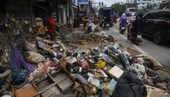 Хатъяй mobilises massive recovery clean-up effort