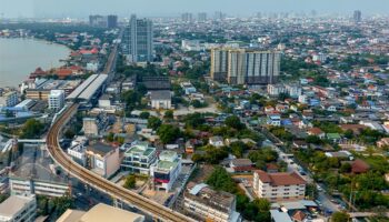 Цены на земельные участки в пригородах Бангкока выросли на 14.3% в третьем квартале в связи с новыми транспортными линиями и городскими планами, меняющими горизонт.