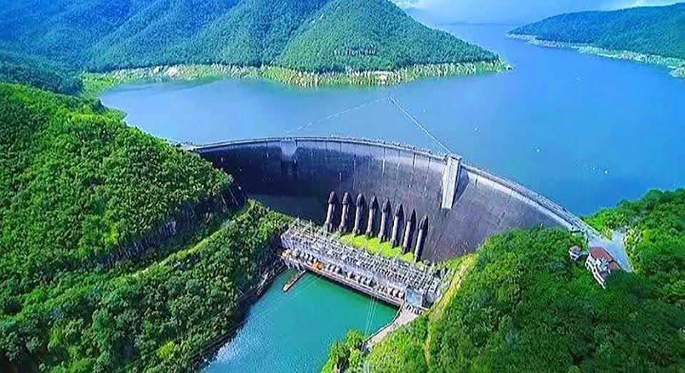 Чао-Прая и дамбы Бхумибол сокращают сброс воды для уменьшения рисков наводнений