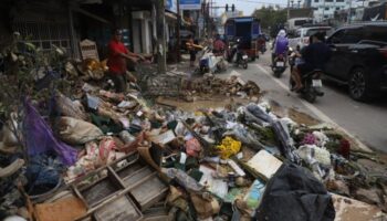 Число погибших от наводнения на юге возросло до 145