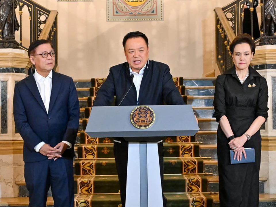 Анутин говорит, что Таиланд действует в самозащите после нарушения Камбоджей соглашений, ищет четкие условия прекращения огня через США.