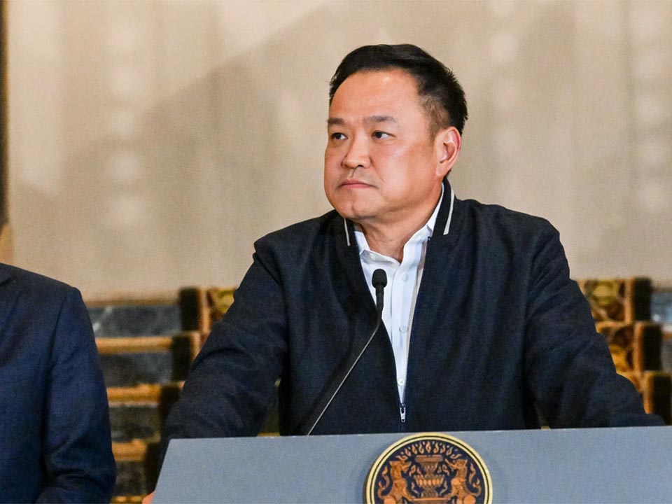 Анутин заявил, что Таиланд готов прояснить ситуацию на границе, пока продолжаются брифинги по вопросам безопасности.