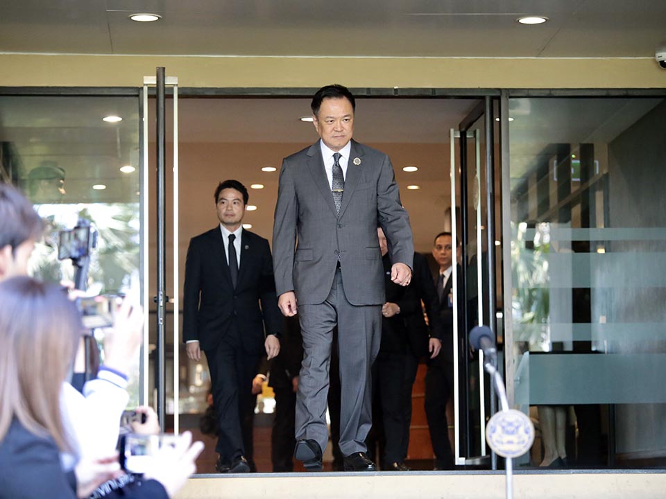 Анутин поддерживает вопрос референдума кабинета, настаивает на голосовании в день выборов, чтобы сохранить бюджет.