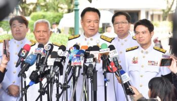 Анутин проинформирует Трампа и Анвара, пока временное правительство управляет пограничным кризисом с полной властной полномочиями безопасности.