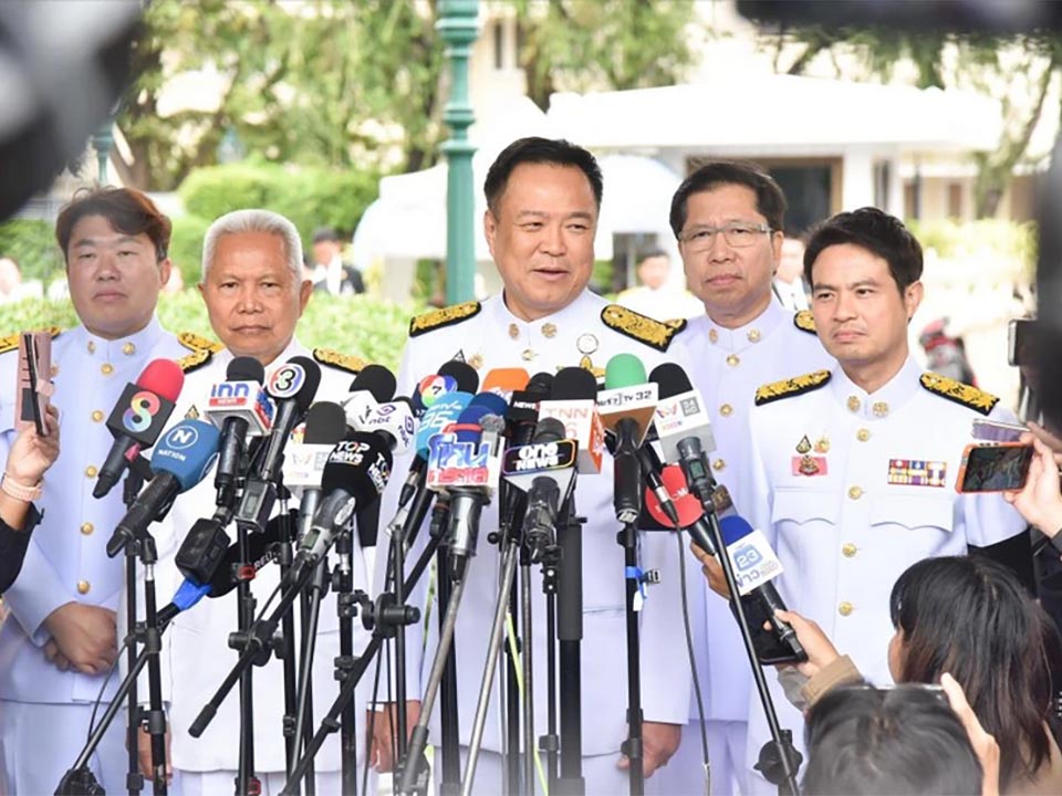 Анутин проинформирует Трампа и Анвара, пока временное правительство управляет пограничным кризисом с полной властной полномочиями безопасности.