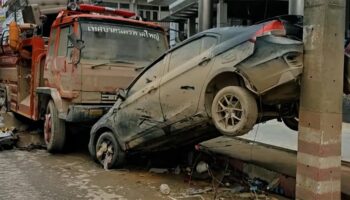 Биллионы в помощь выплачены, так как DDPM начинает выплаты по 9,000 бат пострадавшим от наводнения южным провинциям