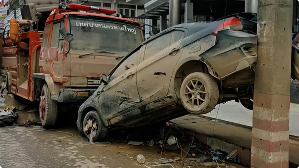 Биллионы в помощь выплачены, так как DDPM начинает выплаты по 9,000 бат пострадавшим от наводнения южным провинциям