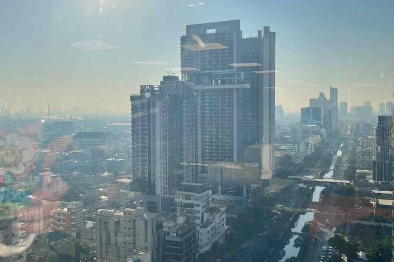 Большая часть Таиланда все еще под толстым смогом