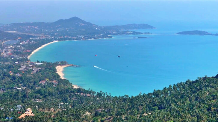 Британский турист погиб, друг без сознания в отеле на Ко Самуи, пока полиция расследует наркотики