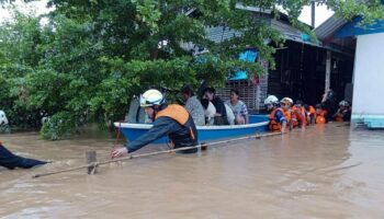 Всеукраинскийое более 1,100 мертвых в наводнениях в Индонезии, Таиланде, Малайзии и Шри-Ланке