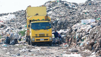 Город Пхукет звучит тревогу из-за нарастающих отходов