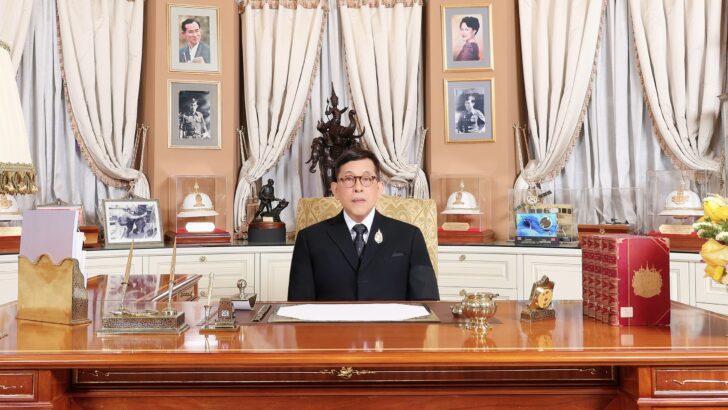 Его Величество Король обращается с новогодним поздравлением, призывает к национальному единству