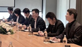 Китай призывает Таиланд и Камбоджу как можно скорее возобновить прекращение огня.