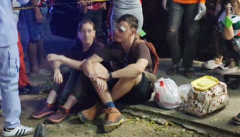 Локомотив врезался в туристический поезд на станции Канчанабури