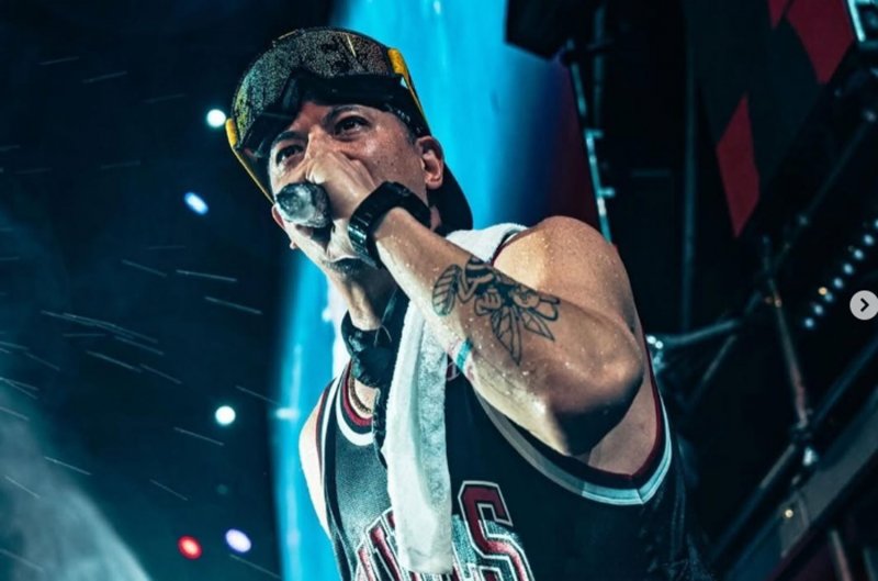 Муж актрисы Наны обвинен в мошенничестве с акциями