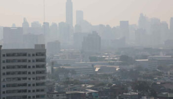 Небезопасные уровни смога в большинстве районов Таиланда, включая Бангкок.