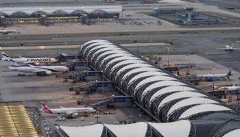 Новые ограничения на дроны одобрены после появлений в аэропорту