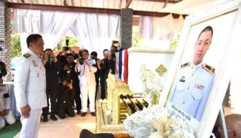 Премьер-министр председательствует на королевском кремации солдата, погибшего в столкновениях на тайско-камбоджийской границе