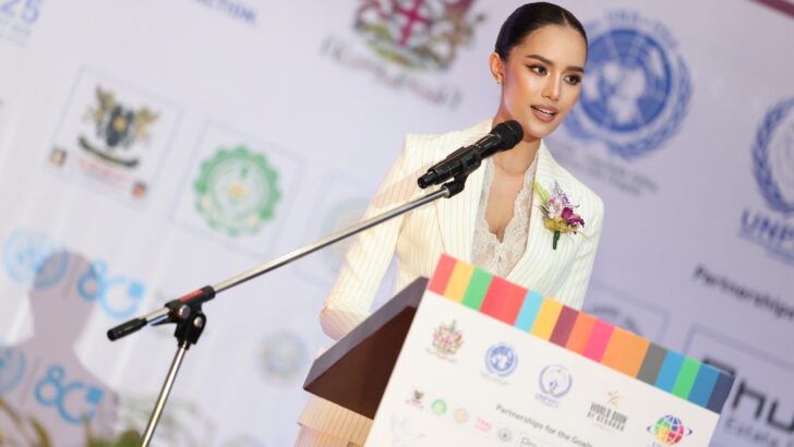 Призыв Мисс Мира Таиланда к миру разжигает дебаты на фоне пограничного конфликта