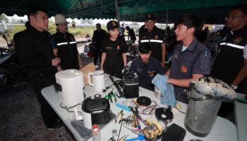 Профессиональные студенты мобилизованы, поскольку министерство запускает 50 центров по ремонту для ускорения послеводного восстановления в Сонгкле.