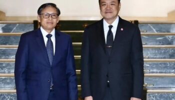 Таиланд и Лаос подтверждают связи, так как Премьер-министр принимает нового Лаосского посла