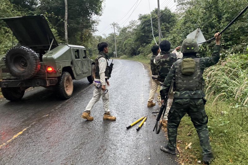 Таиланд откладывает возвращение камбоджийских солдат