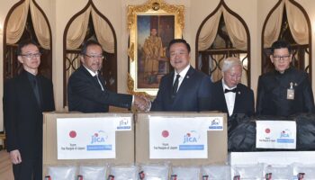 Таиланд получает 7,1 миллиона бат помощи на ликвидацию последствий наводнения от Японии