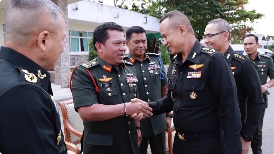 Таиландские и малайзийские военные лидеры углубляют сотрудничество в области разведки и охраны границы на переговорах в Сонгкхле.