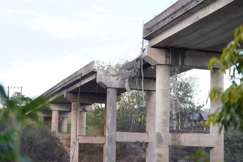 Тайский авиаудар разрушил камбоджийский мост