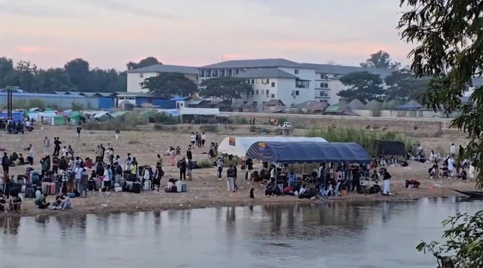 Трансграничные боевые действия в Так вынуждают к эвакуации и закрывают школы вблизи границы с Мьянмой