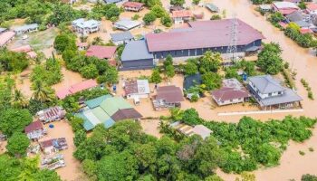 Число жертв превышает 1,000 в катастрофических floods по всей Индонезии, Шри-Ланке, Малайзии и Таиланде