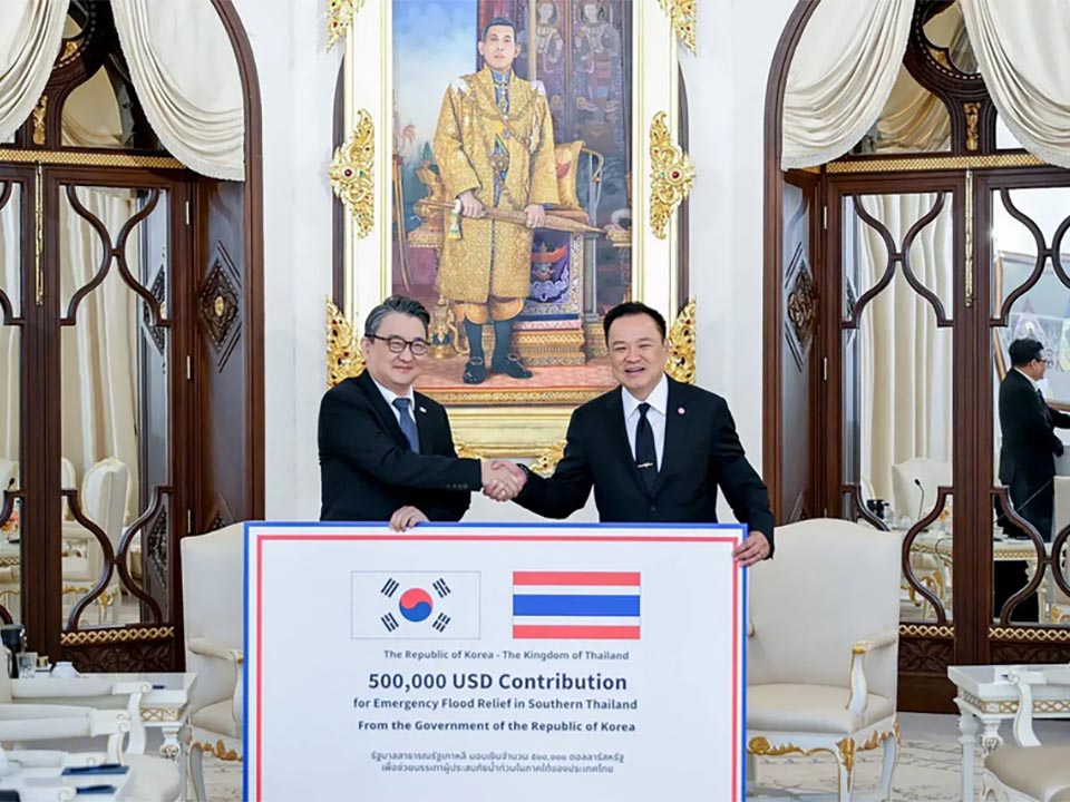 Южная Корея предоставляет помощь в восстановлении после наводнения Таиланду после переговоров в правительственном доме