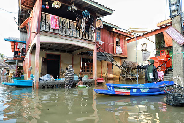 Яла дам снова начинает сбрасывать воду в реку Паттани