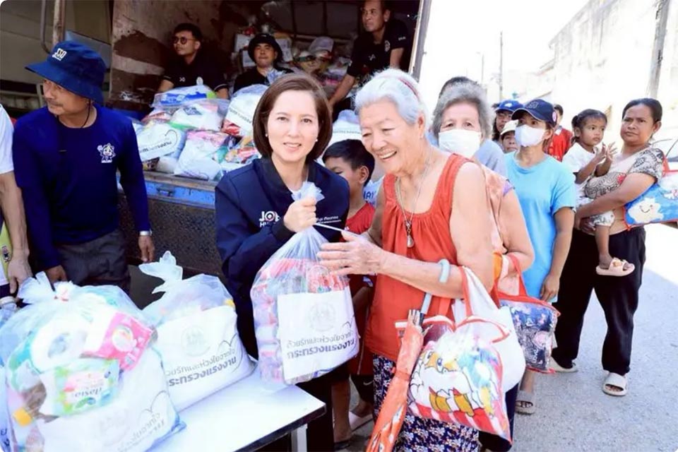 Treenuch собирает Министерство труда в ХатъЯй, предоставляя критическую помощь и ускоренные ремонты для выживших после наводнения