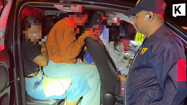 22 мигранта задержаны, затем поют "С Днем Рождения" полиции