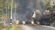 Авария нефтяного танкера вызывает пожар на горной дороге Кората