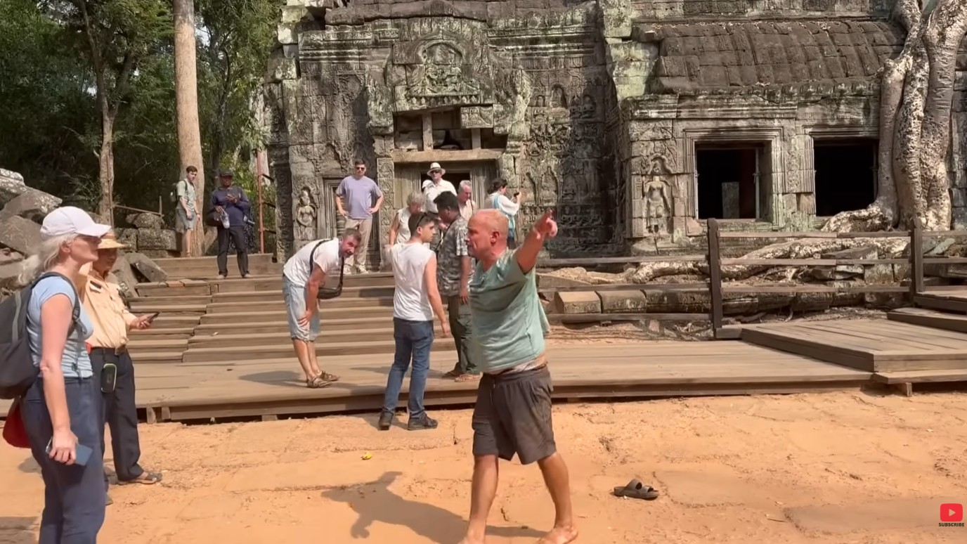 Ангкор Ват Ужас: Ютубер избит на Камбоджийском объекте Всемирного наследия