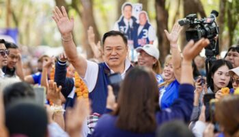 Анутин насмехается над опросом Nida