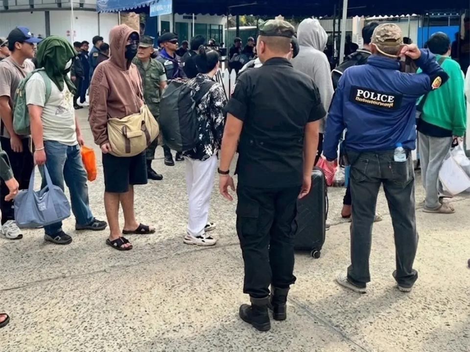 ВМФ репатриирует 28 тайцев, освобожденных из операций кибермошенничества в Камбодже