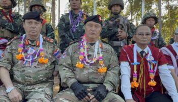 Ген. Нердах Мя объявляет, что «Республика Кавтхулай» провозгласила независимость от Мьянмы