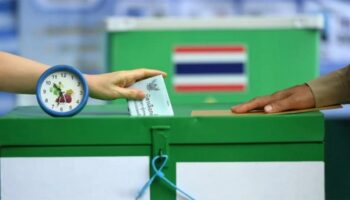 Избирательная комиссия объясняет распределение мест депутатов и референдум 8 февраля перед выборами