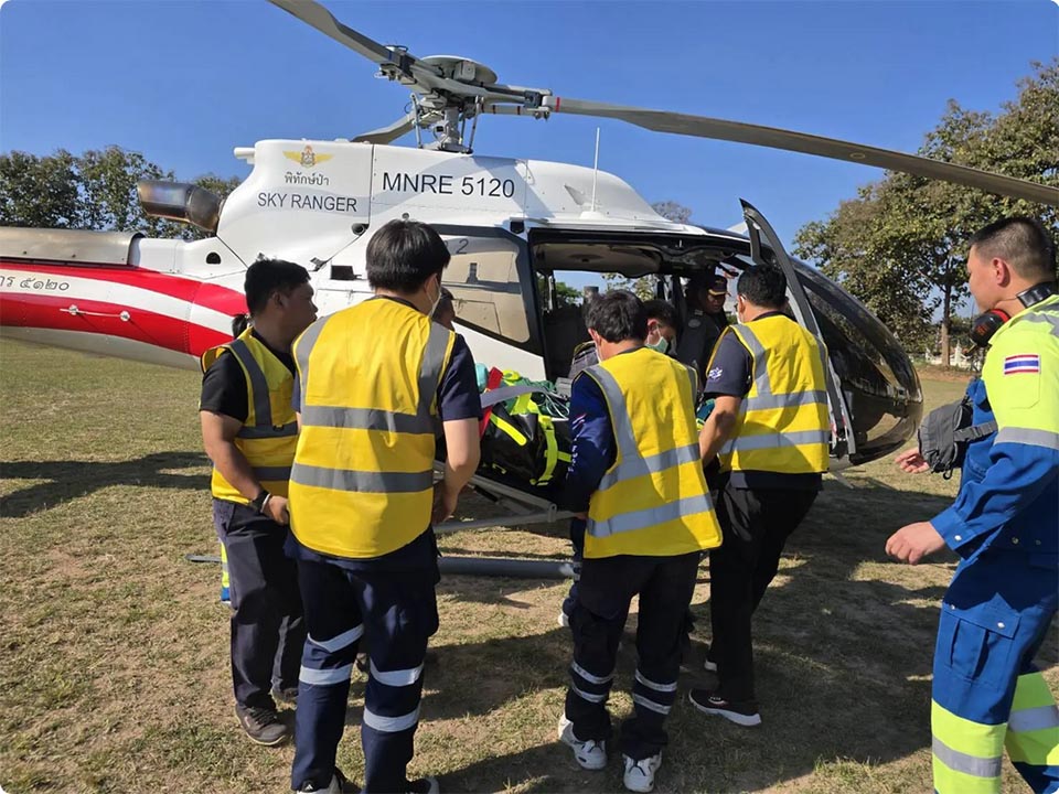 Команда вертолетчиков MNRE получила похвалу за спасение жизней в ходе новогодней медико-авиационной эвакуации на Севере Таиланда