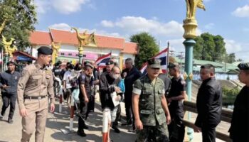 Королевский тайский флот контролирует безопасное возвращение 162 тайских граждан на границе Бан Лаем