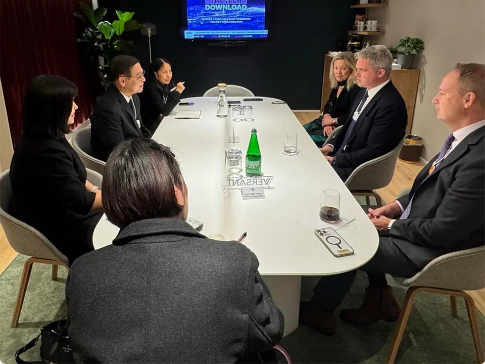 Министр иностранных дел Таиланда встречается с CNBC на ВЭФ 2026 для содействия уверенности инвесторов и глобальному взаимодействию