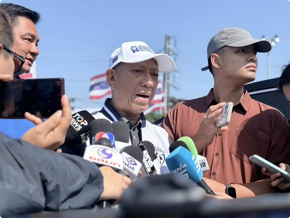 Министр транспорта приказал провести срочное расследование обрушения крана, которое ударило по экспресс-поезду