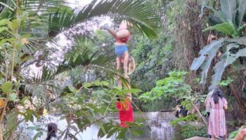 Не спортзал: храм Чианг Мая предупреждает туристов прекратить заниматься йогой