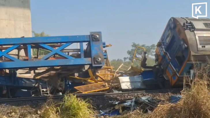 Обрушение строительного крана сошло с рельсов поезд, убив как минимум 10 человек