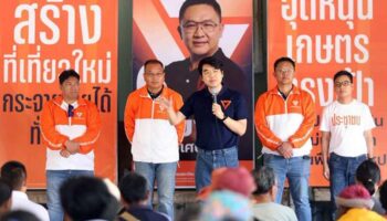 Пиябутр отвечает на атаки Пью Тай